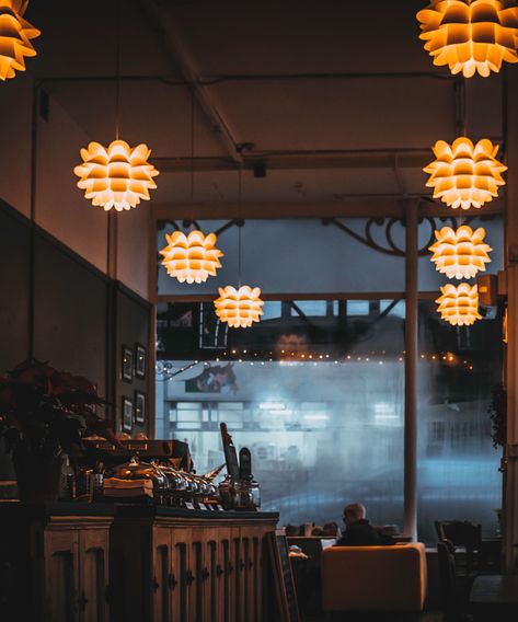 Warme Restaurant-Atmosphäre